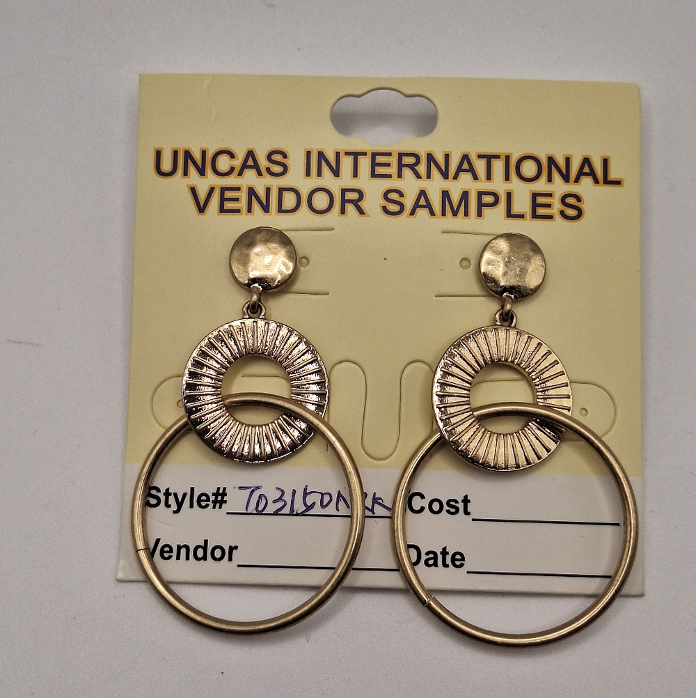 Gold Textured Circle Hoop Earrings Boutique Sample NWT